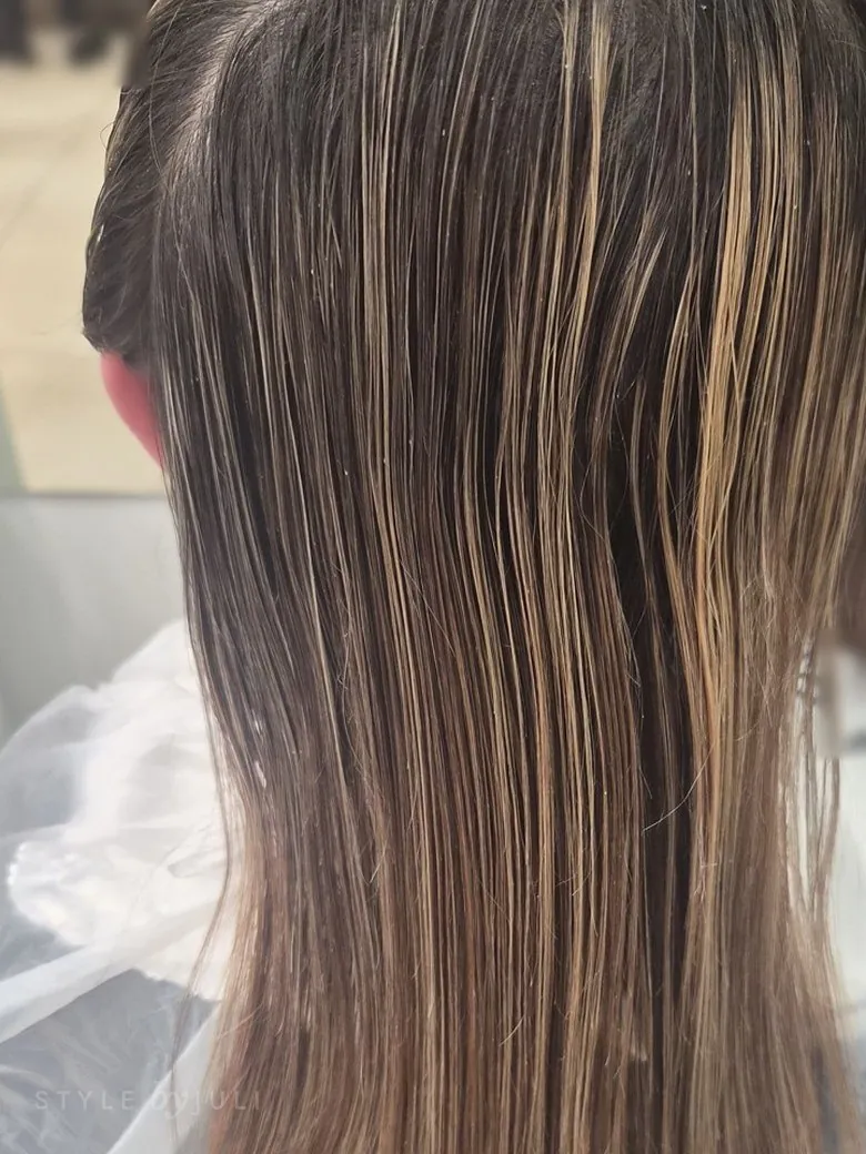 Antes: mechas a rubio miel